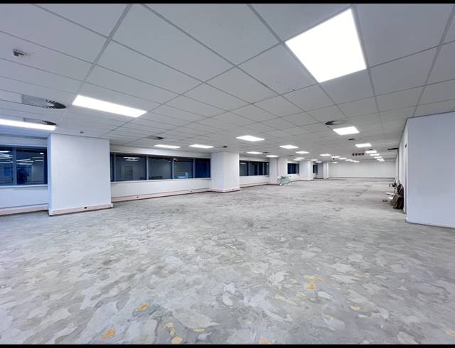 1,259M² OFFICE TO LET IN FORESHORE